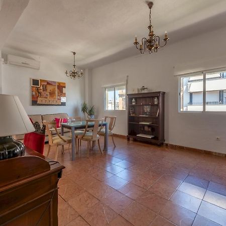 Wide And Traditional- 2Bd 1Bth- Gavidia Sevilla Exterior foto